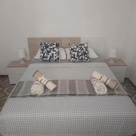 Center Homestay *